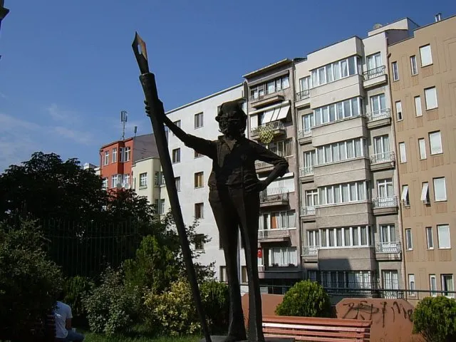 Oğuz Aral portresi