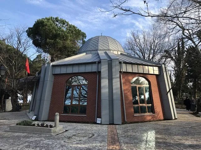 Şeyh Yunus Emre Türbesi portresi