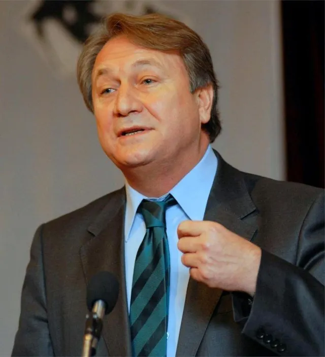 Mehmet Zeki Sezer portresi