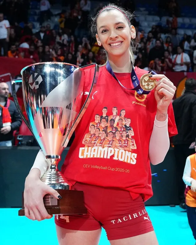 Alexia Ioana Căruțașu portresi