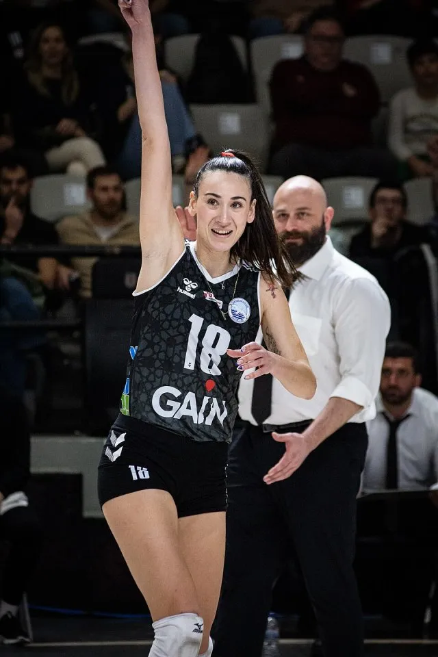 Arzum Tezcan portresi