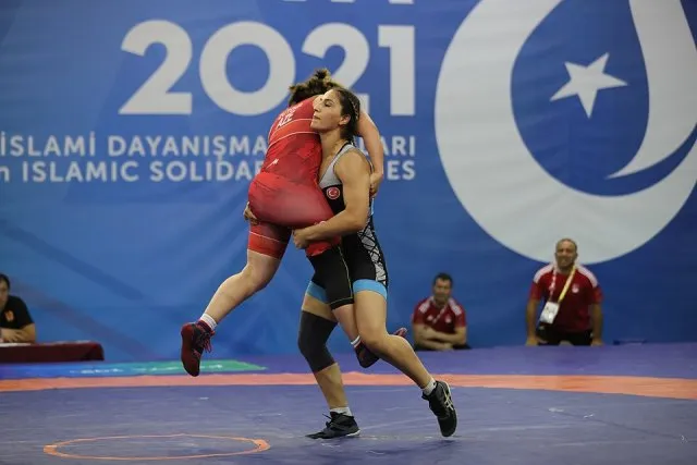 Buse Tosun Çavuşoğlu portresi