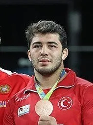 Cenk İldem portresi