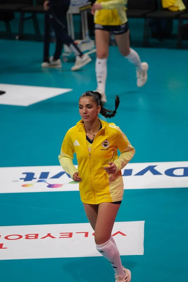 Helin Kayıkçı portresi