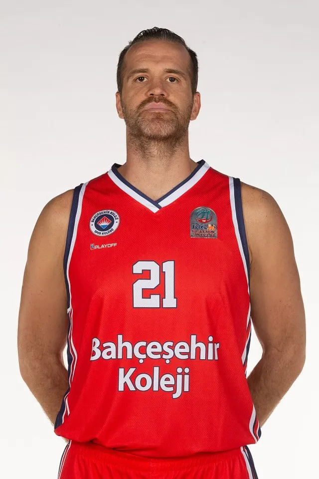 Oğuz Savaş portresi