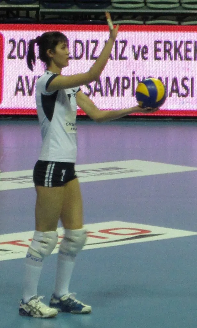 Selin Toy portresi