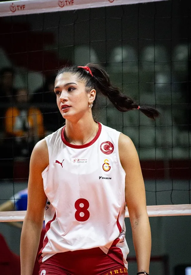 Yasemin Güveli portresi