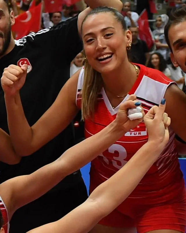 Zeynep Sude Demirel portresi