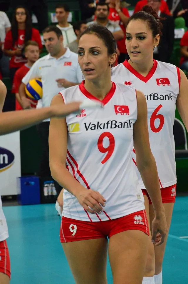 Özge Kırdar Kinasts portresi