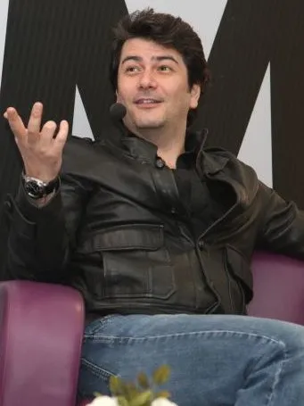 Vatan Şaşmaz portresi