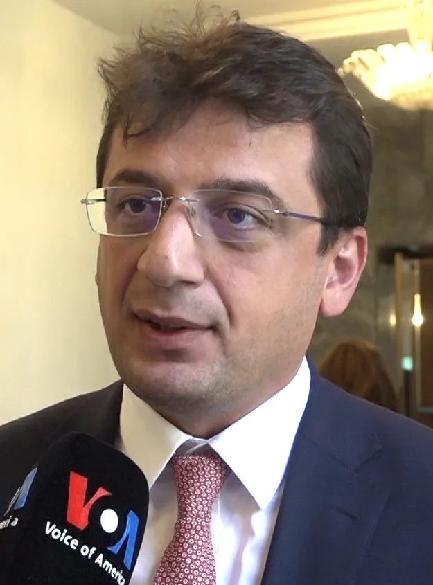 Yunus Emre (siyasetçi) portresi