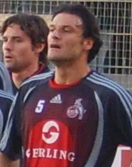 Alpay Özalan portresi