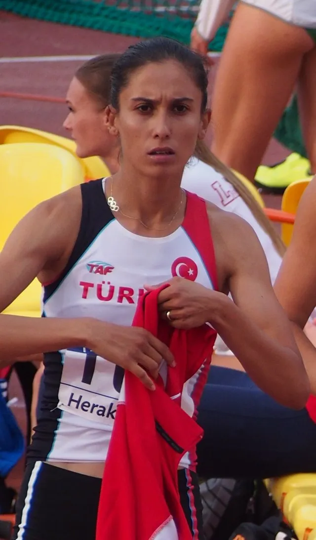Burcu Ayhan Yüksel portresi