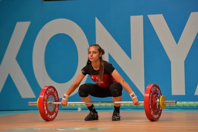 Duygu Alıcı portresi