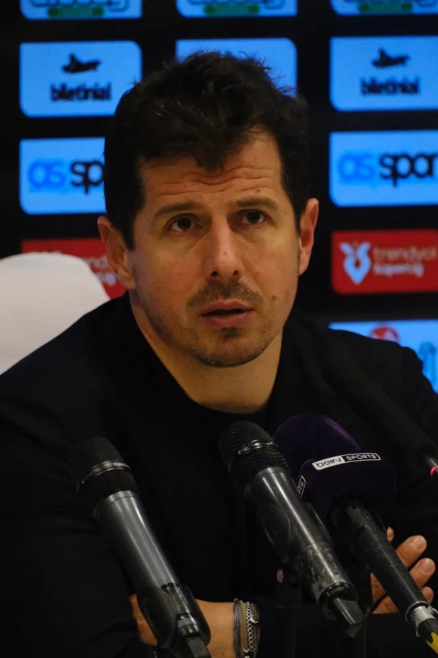 Emre Belözoğlu portresi