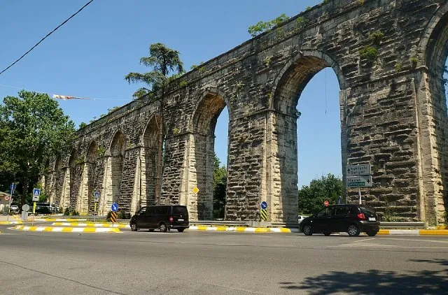 Bahçeköy Su Kemeri portresi
