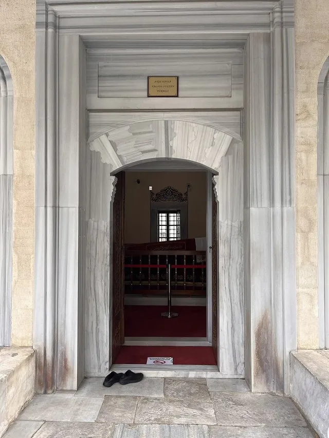 Ayşe Hafsa Valide Sultan Türbesi portresi