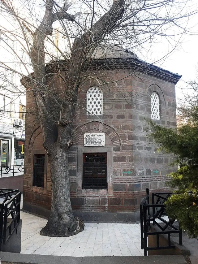 Karyağdı Hatun Türbesi portresi