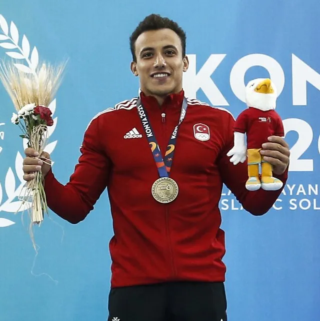 Adem Asil portresi