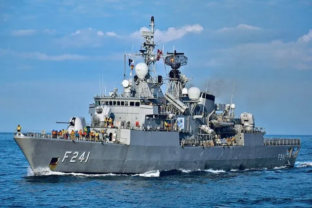 TCG Turgutreis (F-241) portresi