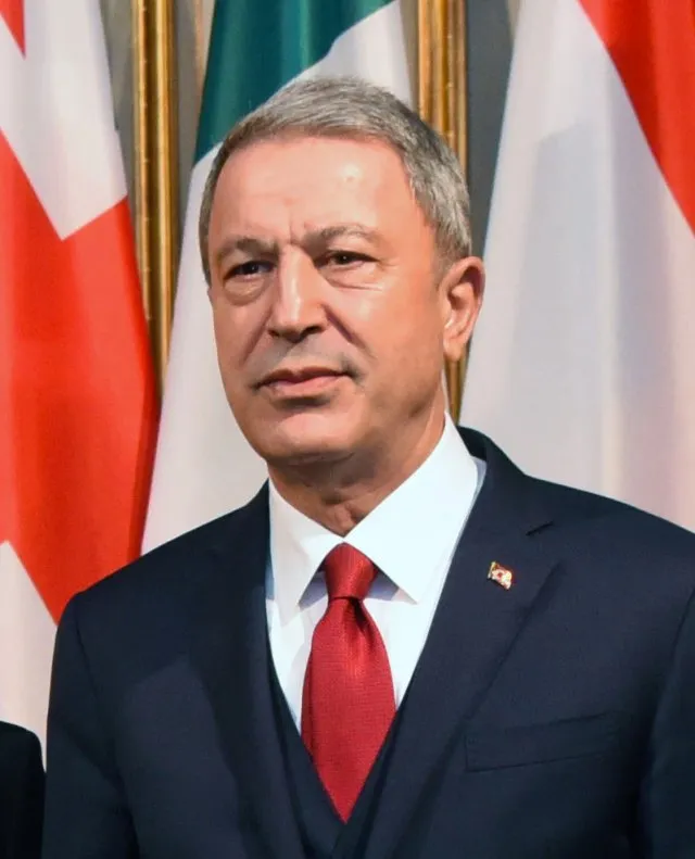 Hulusi Akar portresi