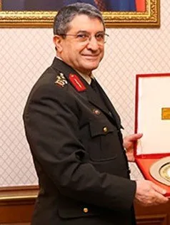 Selçuk Bayraktaroğlu portresi