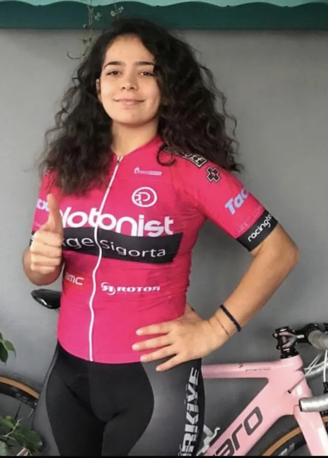 Cansu Çelebi portresi