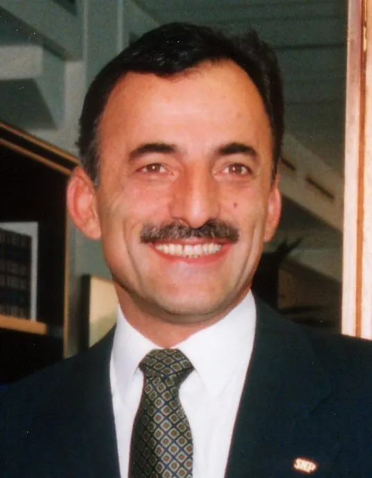 Murat Karayalçın portresi