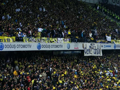 Genç Fenerbahçeliler portresi