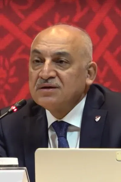 Mehmet Büyükekşi portresi