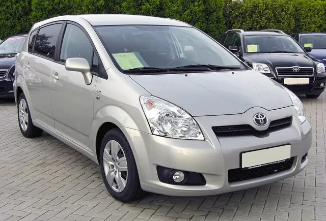 Toyota Corolla Verso portresi