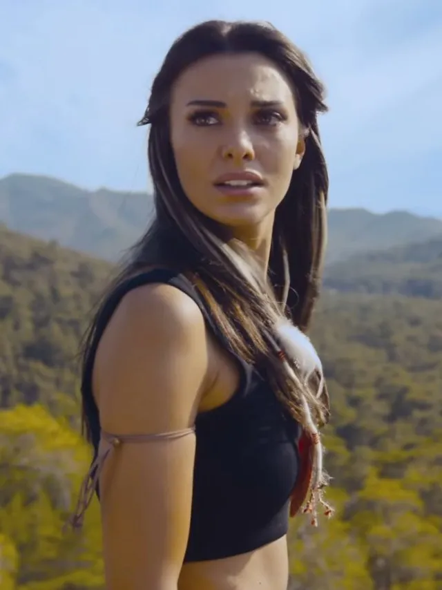Tuvana Türkay portresi