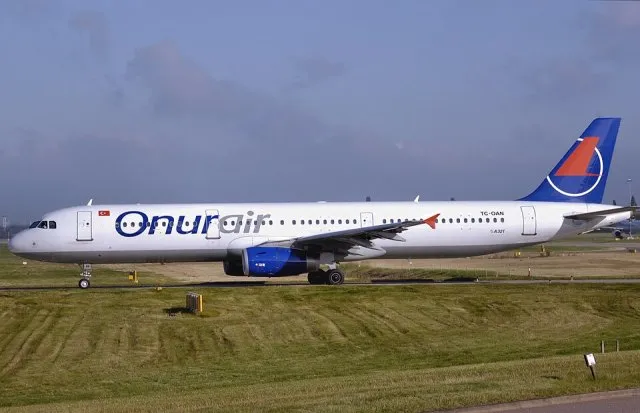 Onur Air portresi