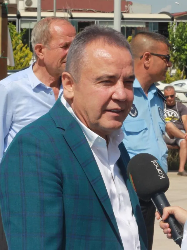 Muhittin Böcek portresi