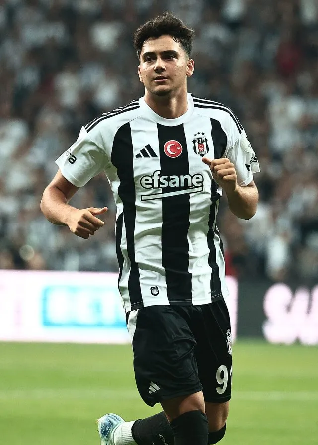 Mustafa Erhan Hekimoğlu portresi