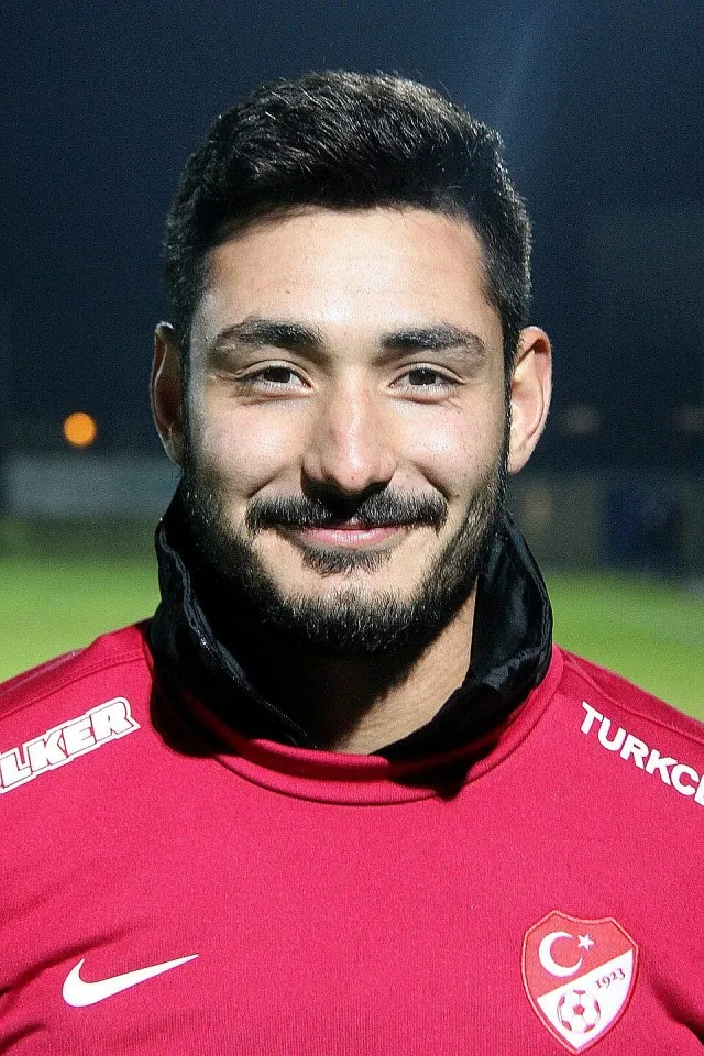Emre Şahin (futbolcu)