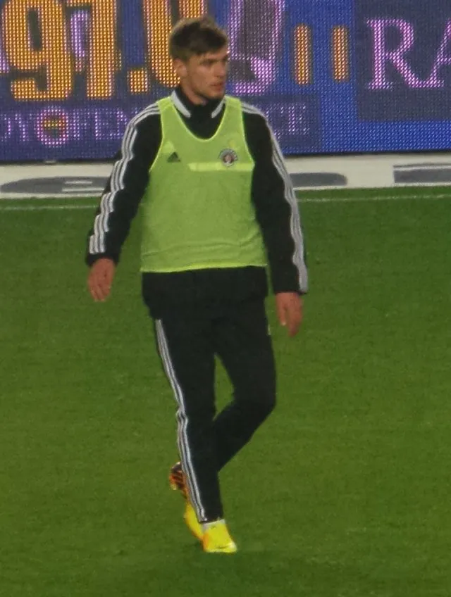 Mert Kula portresi