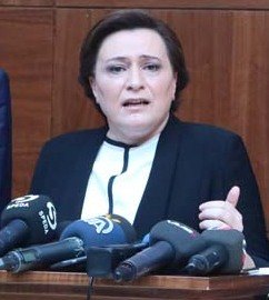 Fatma Güldemet Sarı portresi