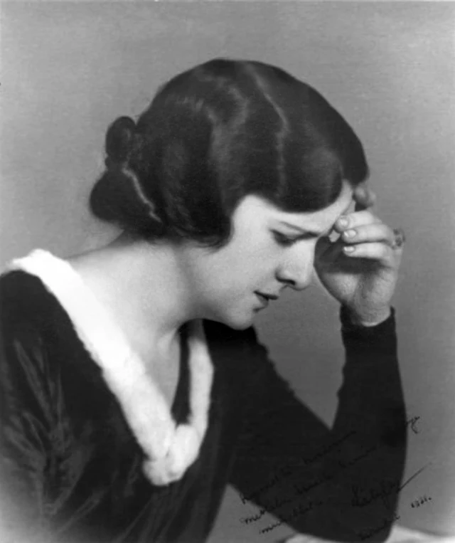 Latife Uşşakî portresi