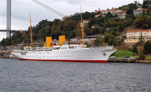 MV Savarona portresi