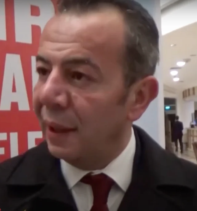 Tanju Özcan portresi