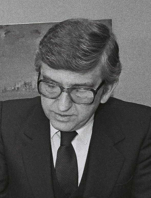 Özdem Sanberk portresi