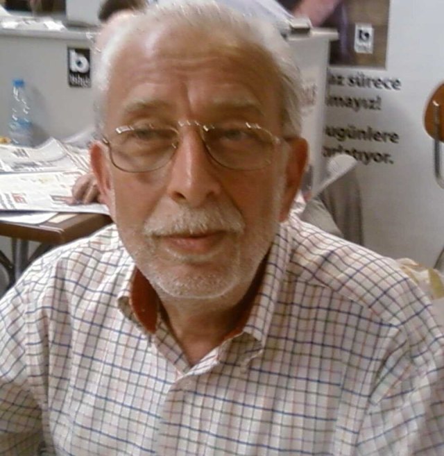 Emin Çölaşan portresi