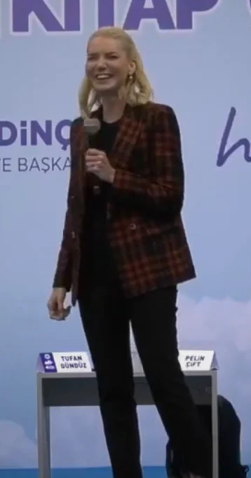 Pelin Çift portresi