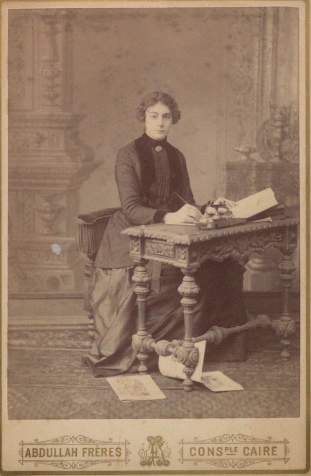 Selma Rıza portresi