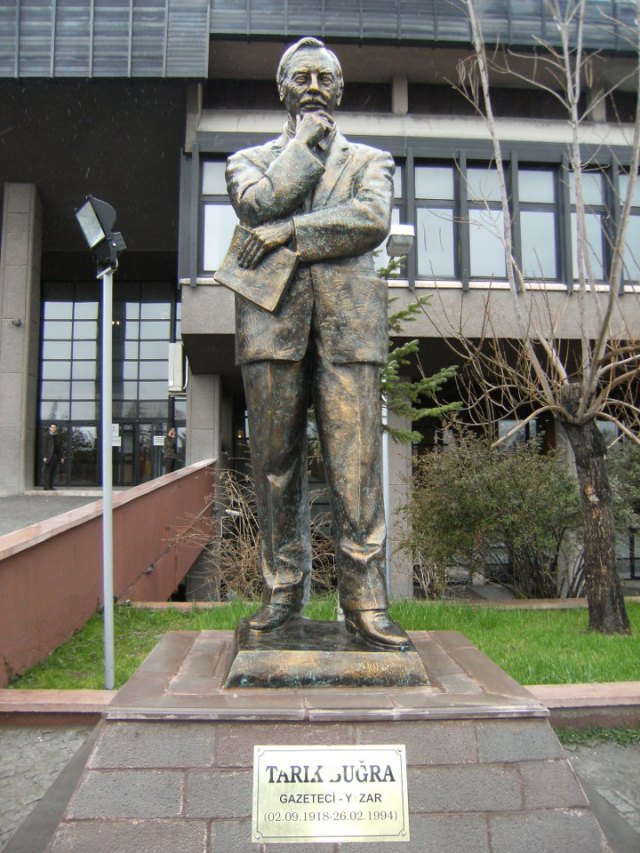 Tarık Buğra portresi