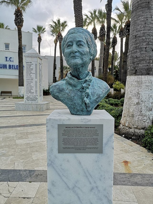 Mualla Eyuboğlu portresi