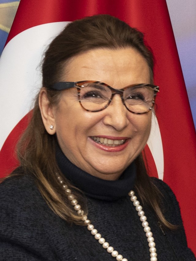 Ruhsar Pekcan portresi
