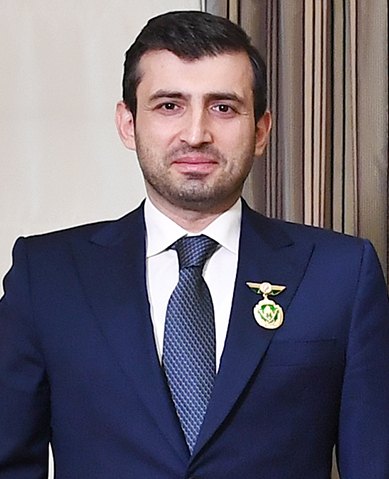 Selçuk Bayraktar portresi