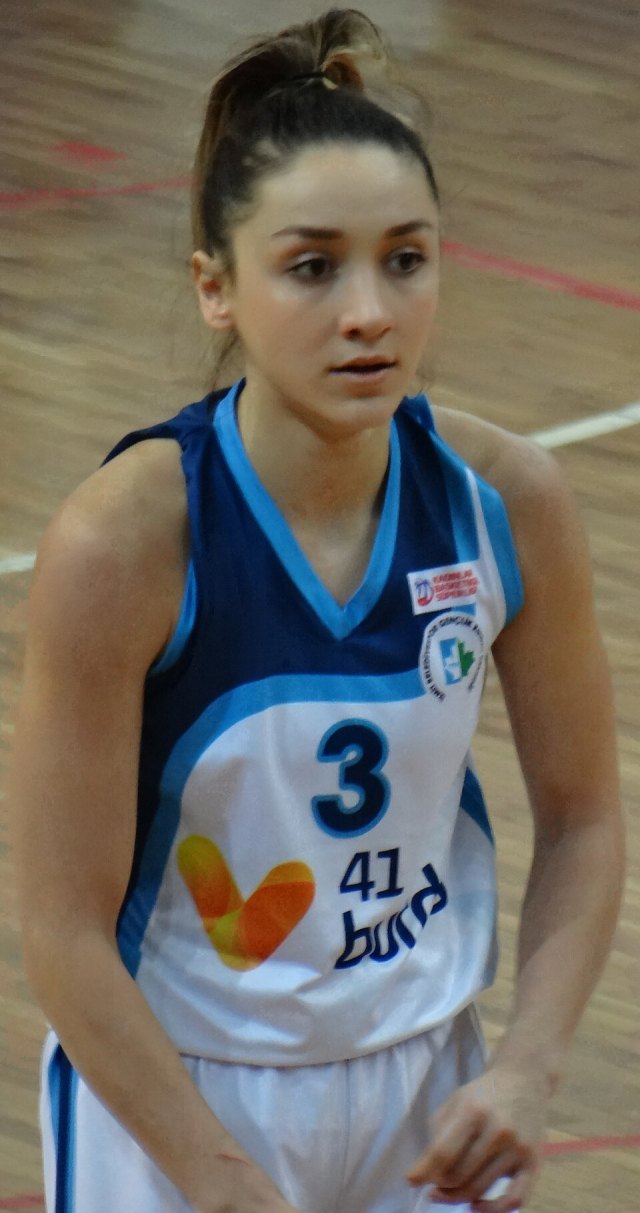 Melek Yusufoğlu portresi